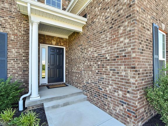 3rd image of 124 Tuscany Way