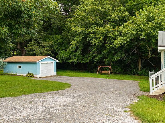 4th image of 150 Patty Rd