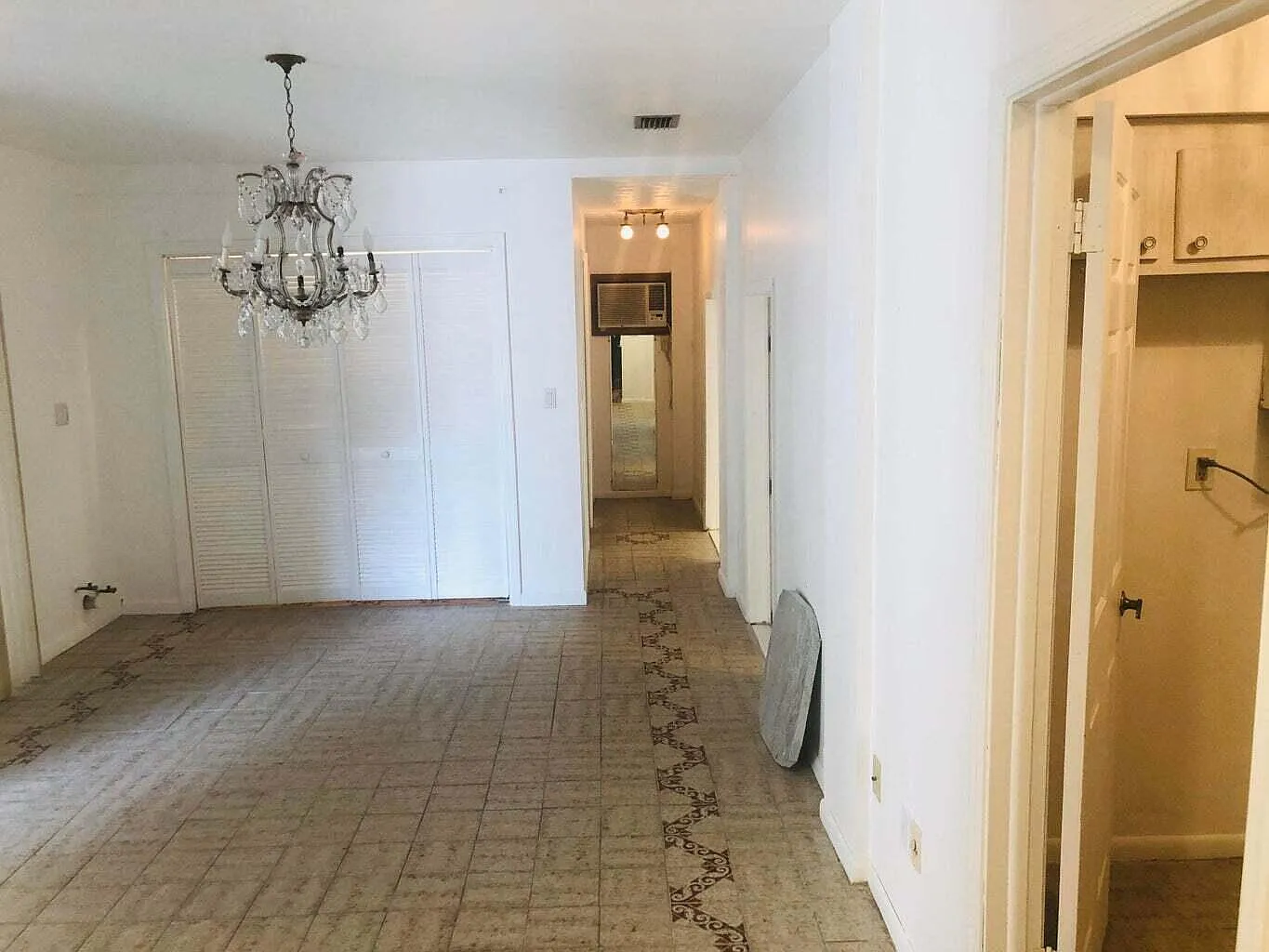 1 bed, 1.0 bath, 4583 sqft, $2,200 — Photo 4