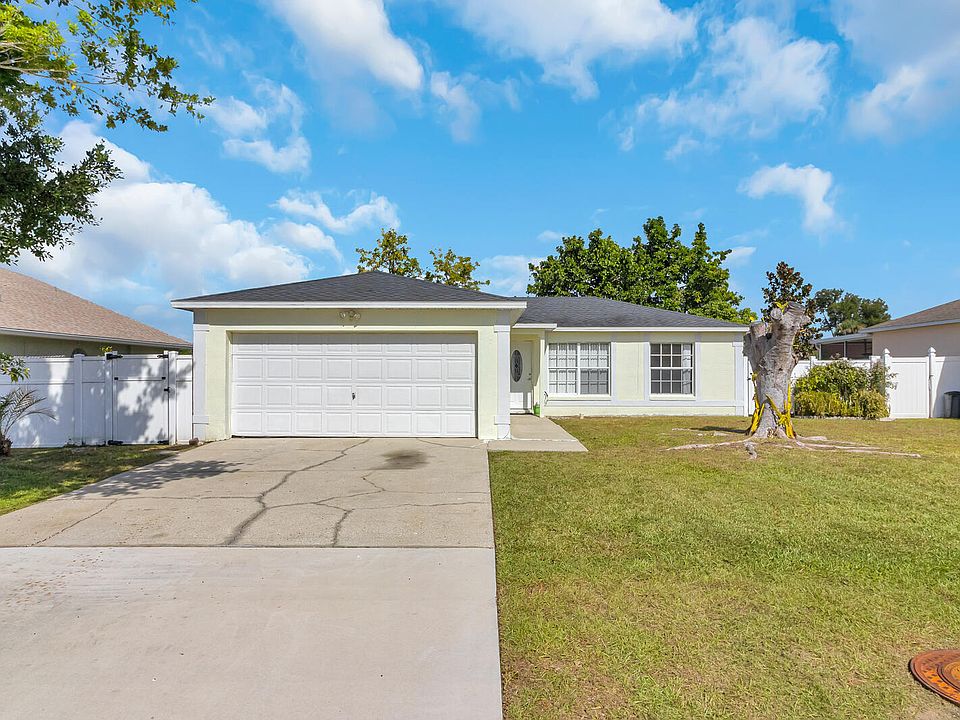 1st image of 305 Clearwater Lane