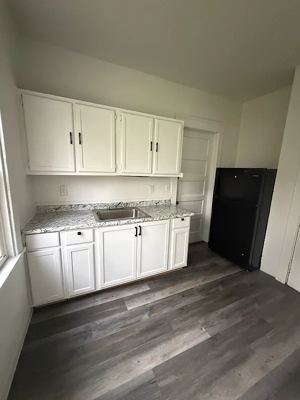 2 bed, 1.0 bath, 1016 sqft, $1,088 — Photo 3