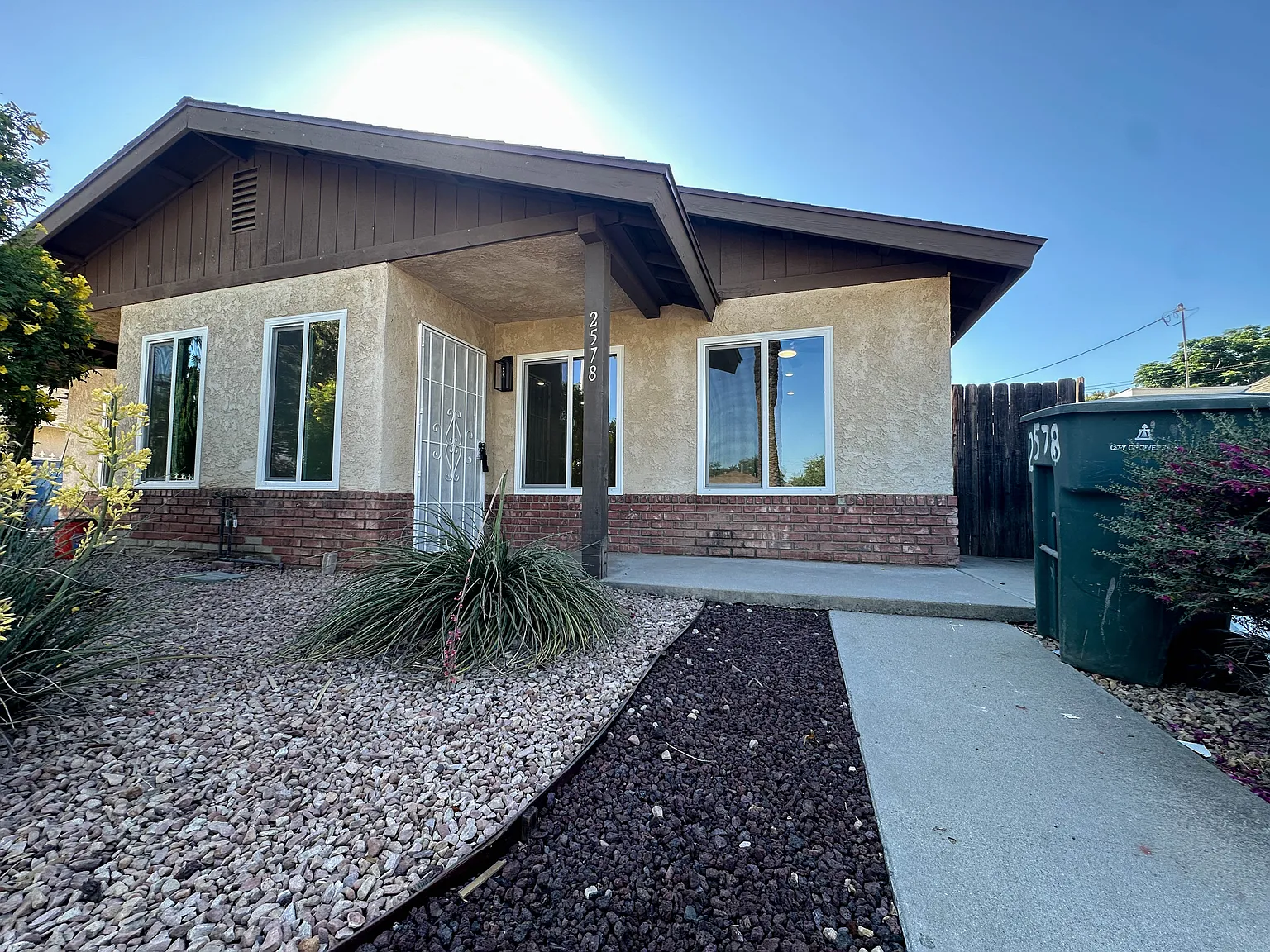 2 bed, 1000 sqft, $2,795 — Photo 2