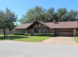 705 N Sherwood Dr, Overton, TX 75684