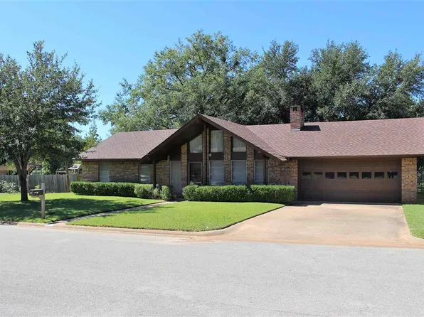 705 N Sherwood Dr, Overton, TX 75684