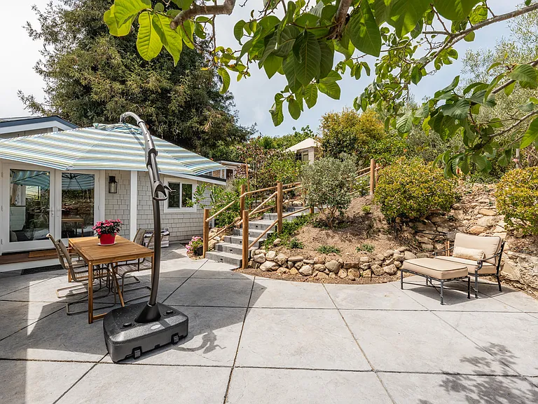1702 Cliff Dr — Photo 7