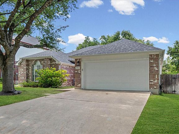3rd image of 2312 Mockingbird Dr