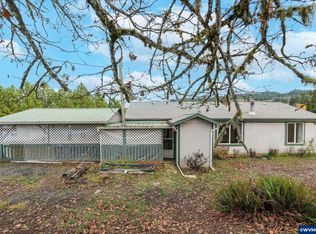 2060 SE Lewis St, Dallas, OR 97338