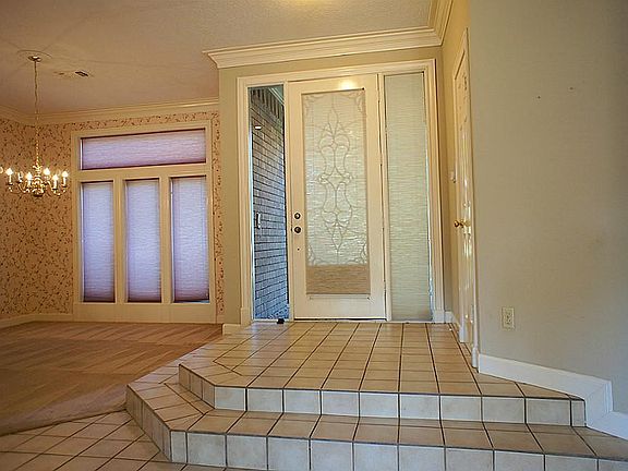 2nd image of 2906 Cedarville Dr