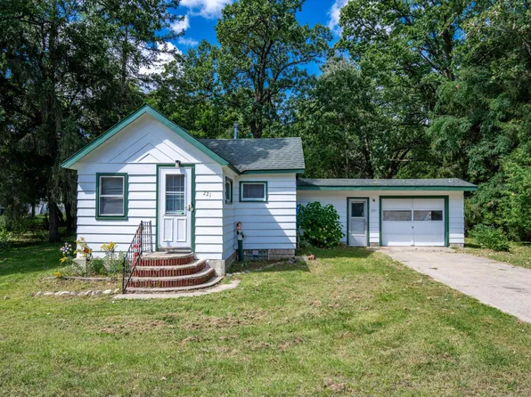 221 N Cedar St, Adams, WI 53910