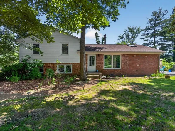 935 Glenwood Dr, Cookeville, TN 38501