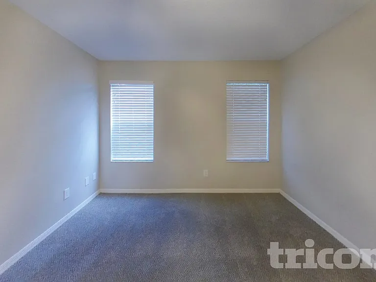 1627 Chatham Cir — Photo 6