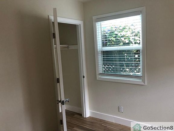 5th image of 725 W 46th St