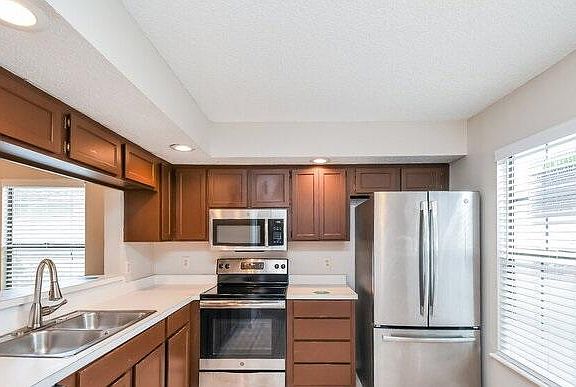 2nd image of 2455 Townsquare Dr