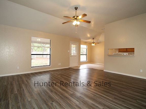 4th image of 406 W Blancas Dr