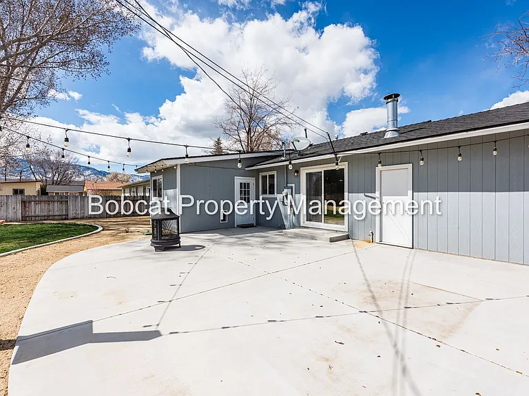 1121 Spruce St — Photo 22