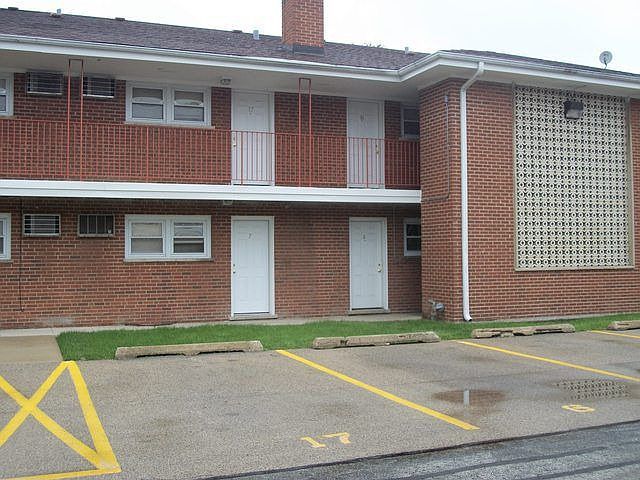 1st image of 1109 Holiday Ln APT 7