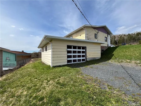 48 Edgar, Edmundston, NB E7C 1P1