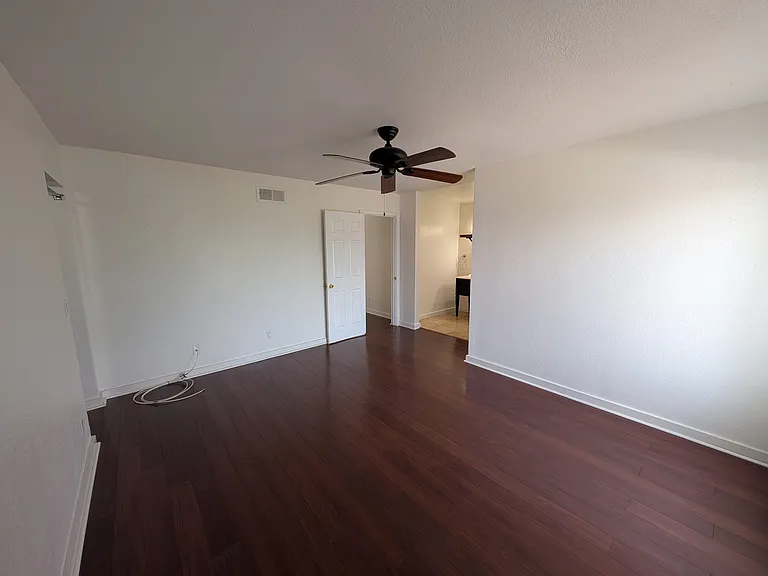 1094 Stillwell Ave — Photo 11