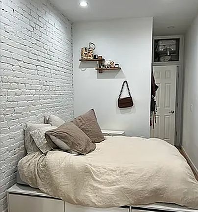 4th image of 31 Carmine St #6A