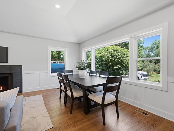 5th image of 75 Brookdale Ln