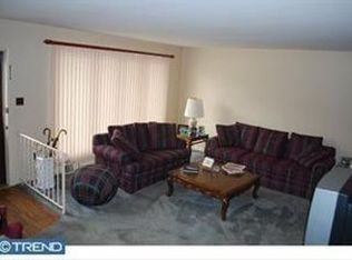 405 Rittenhouse Cir, Havertown, PA 19083