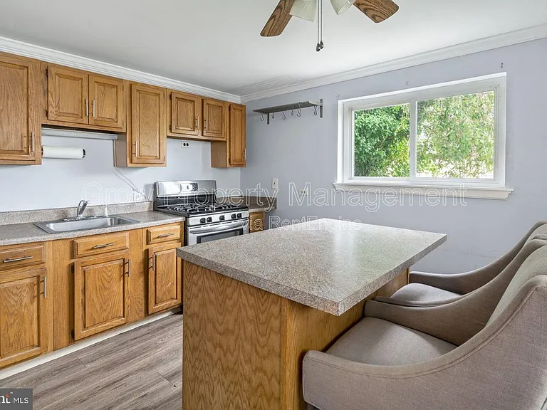 4714 Fowler St — Photo 7