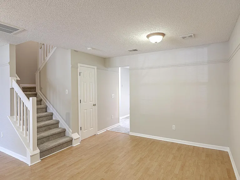 8074 Shadow Oak Dr — Photo 17