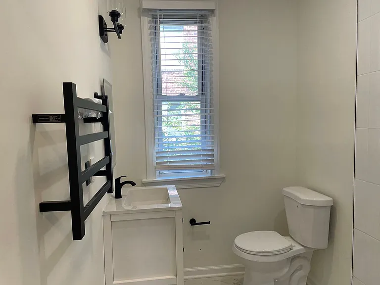 Guilford Apartments — Photo 43
