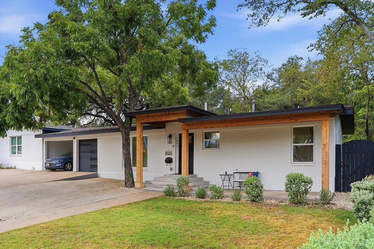 3 bed, 2.0 bath, 1315 sqft, $5,000 — Photo 3