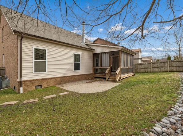 393 Anthony Branch Dr, Mount Juliet, TN 37122