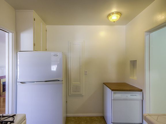 4th image of 14249 Herron St