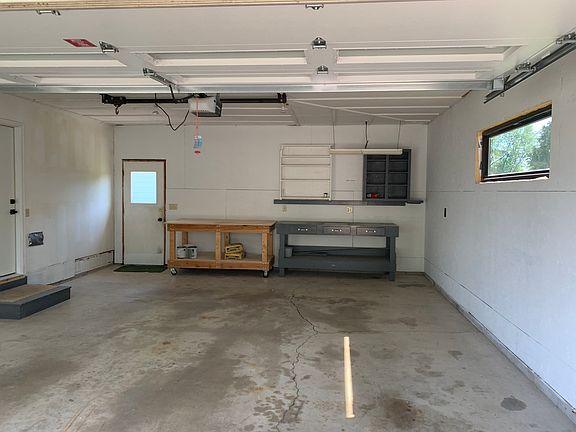 2nd image of 102 Prairie View Dr