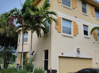 3919 Passion Flower Rd, Pompano Beach, FL 33073