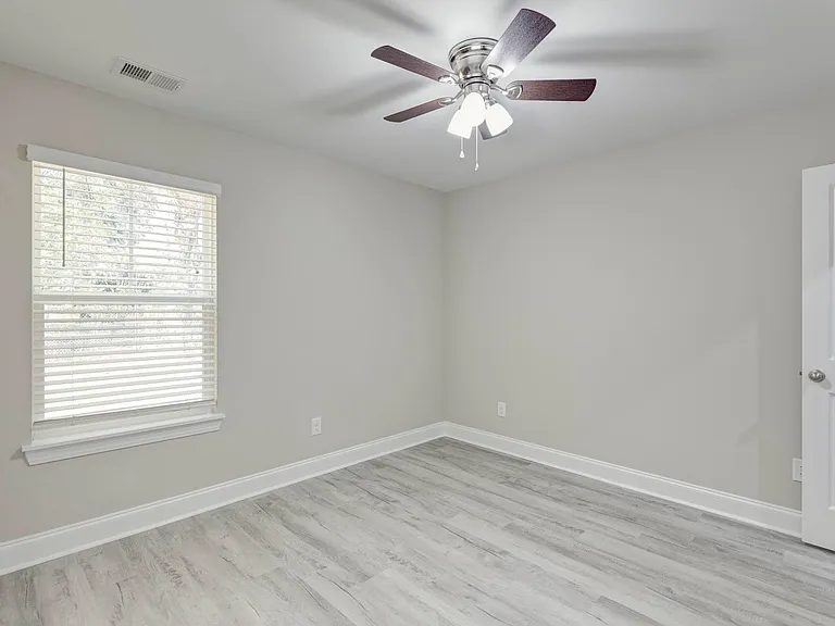 913 N Lemacks St — Photo 36