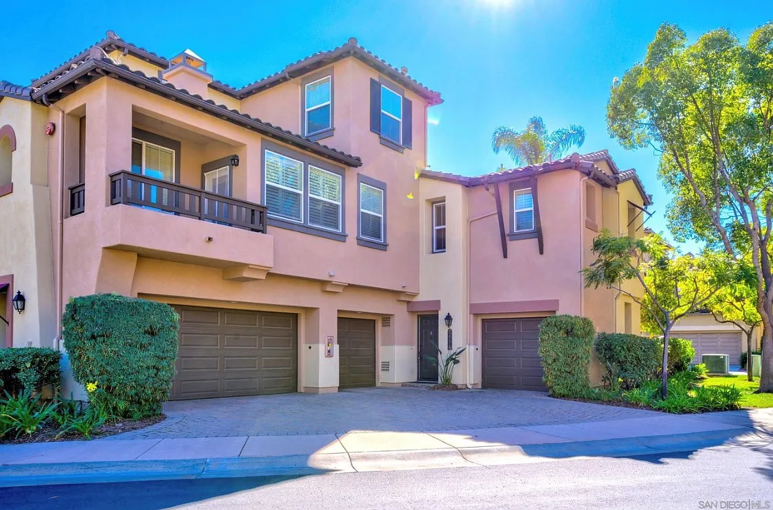 3 bed, 1340 sqft, $4,595 — Photo 3