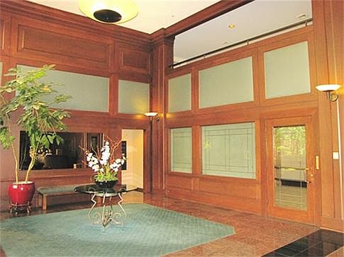 4th image of 4545 W Touhy Ave APT 516
