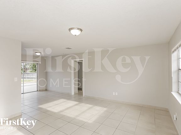 4th image of 18931 NW 33rd Pl