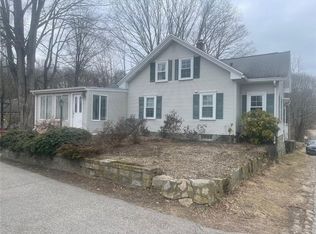 96 Maple Ave, West Warwick, RI 02893