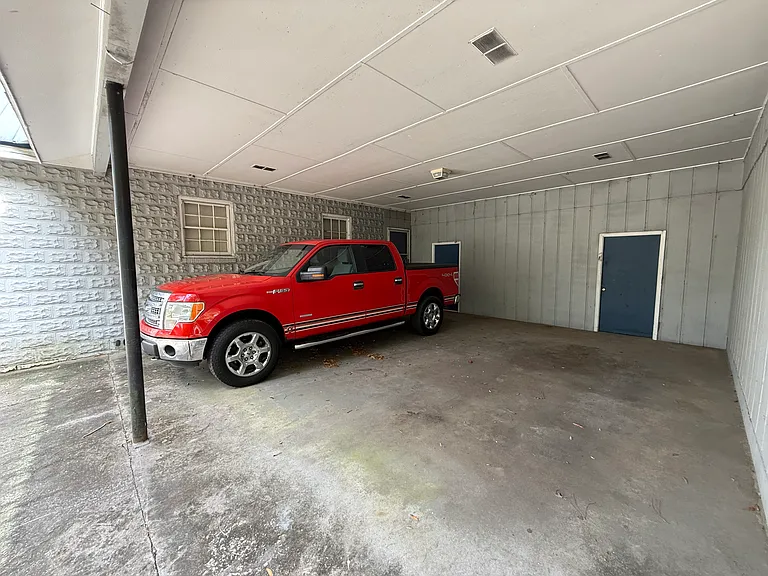 716 N Church St — Photo 8