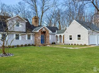 3 Brady Dr, Gladstone, NJ 07934