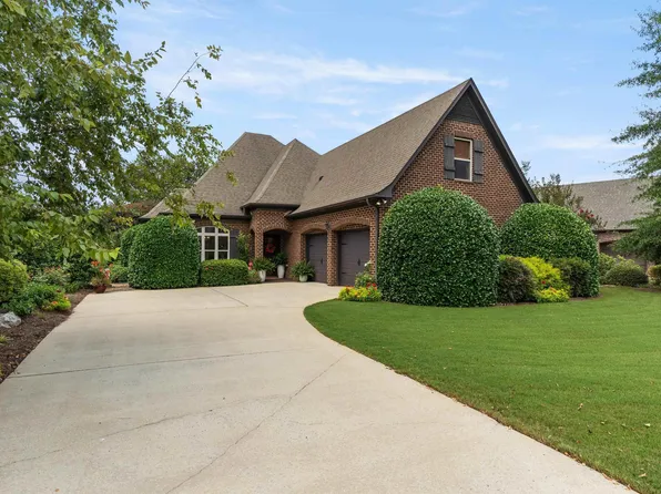 261 Lacey Ave, Maylene, AL 35114