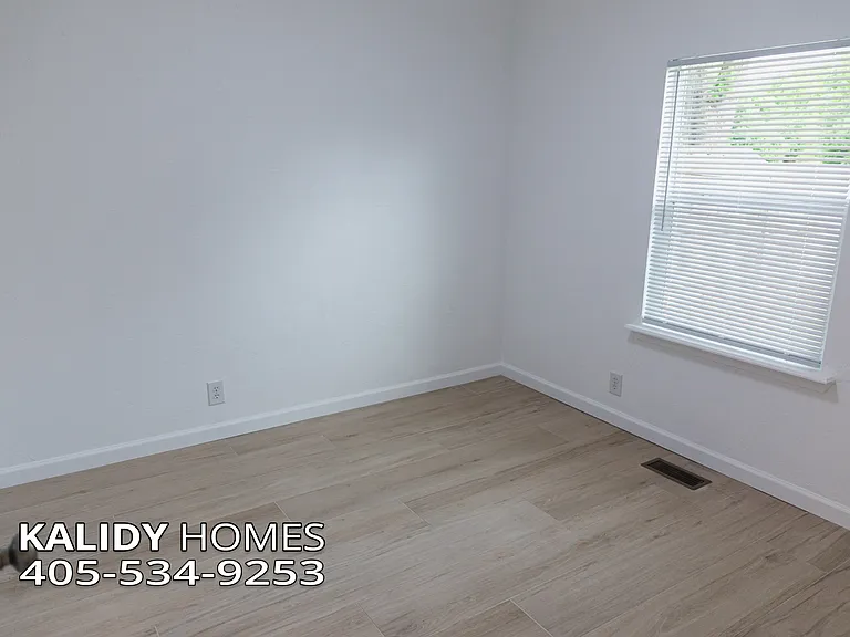 221 W Wayne St — Photo 6