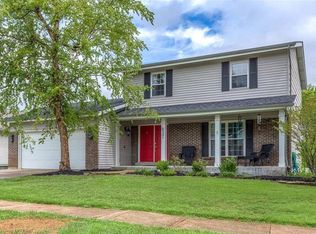 637 Showplace Ct, Ballwin, MO 63021