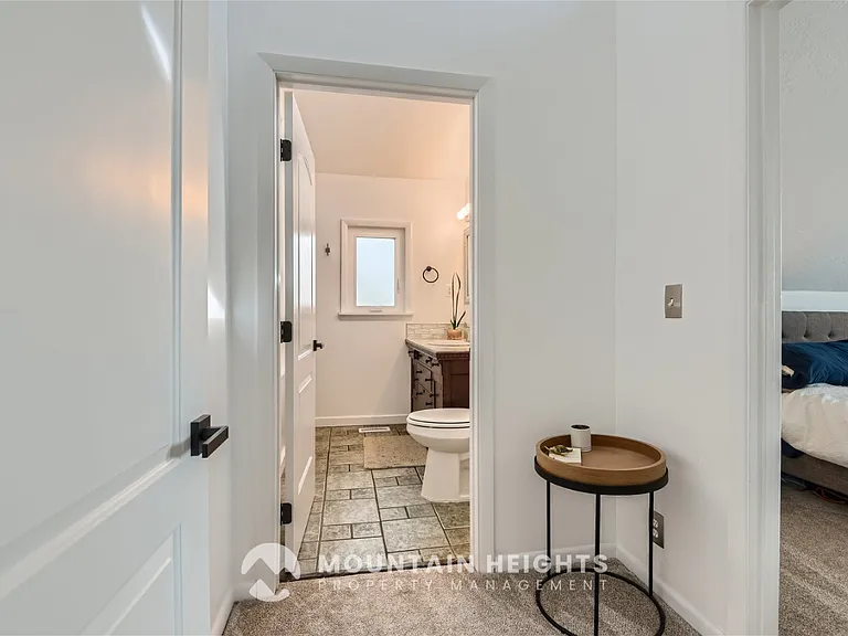 677 N Capitol St — Photo 11