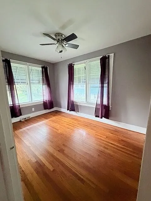 2 bed, $1,300 — Photo 4
