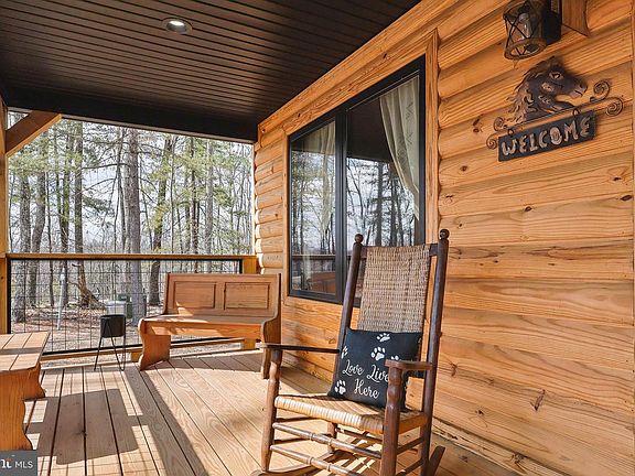 4th image of 1823 Desert Rd