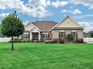 2 Gabby Ct, Niskayuna, NY 12309