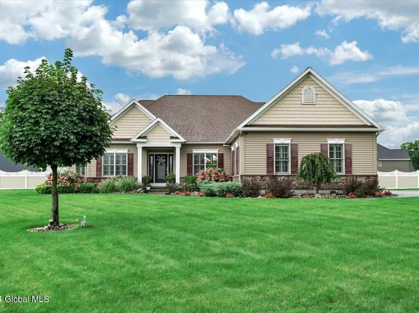 2 Gabby Court, Niskayuna, NY 12309