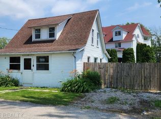 9825 Willow Ct, Algonac, MI 48001