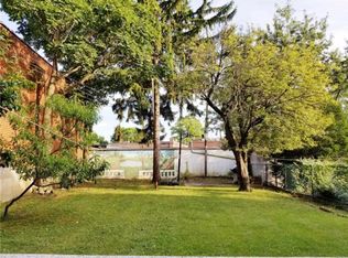 19630 42nd Rd, Flushing, NY 11358